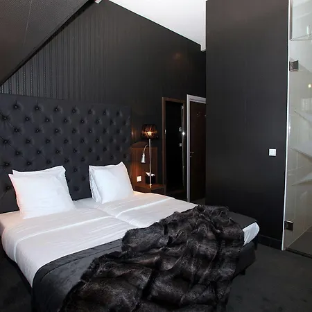 By Bhc Hotel